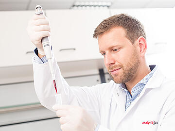 Image pipetting blood